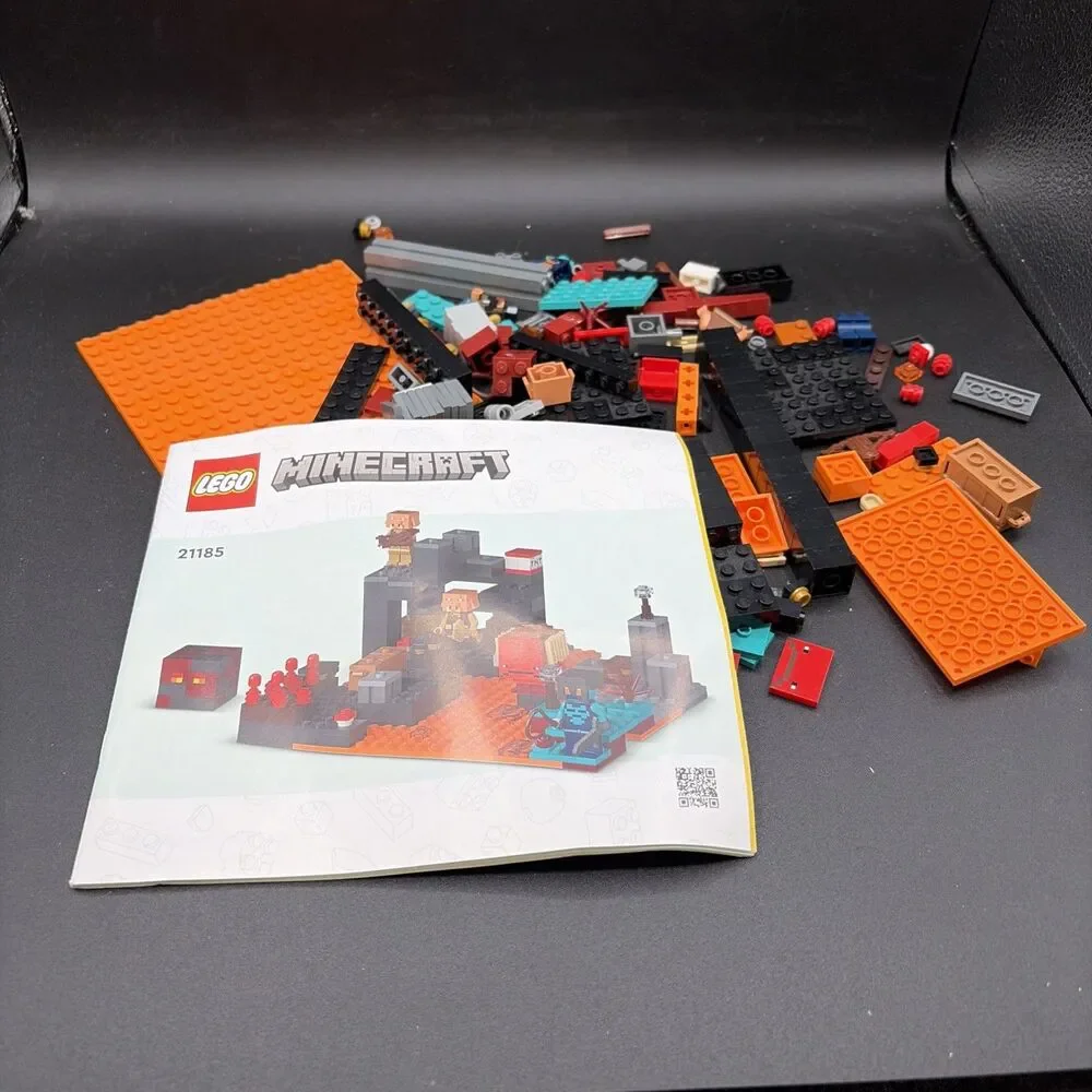 Lego Minecraft The Nether Bastion 21185 99% Complete No Box